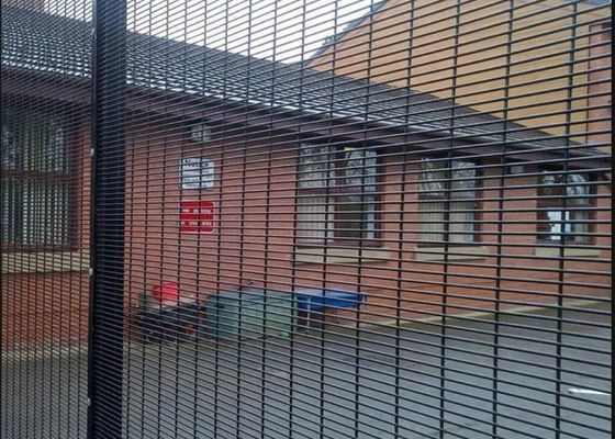 8# 358 αντι αναρριχούνται στο πλέγμα καλωδίων 13x75mm γαλβανισμένη τρύπα αντίσταση σκουριάς φύλλων πλέγματος συγκόλλησης