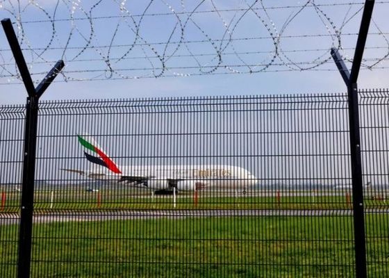 περιφράζοντας επιτροπές πλέγματος ασφαλείας αεροδρομίου επιτροπών πλέγματος καλωδίων 4.0m 5.2m ντυμένες πλαστικό