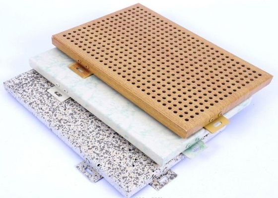 Αντι διατρυπημένο υγρασία Fluorocarbon πιάτων προσόψεων αλουμινίου επίστρωμα