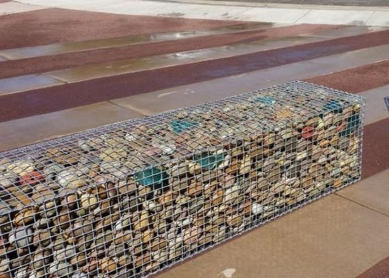Βαρύ συγκολλημένο σύρμα χρησιμοποιείται ως διακοσμητικό γκαμπιόν στην κατασκευή τοπίου