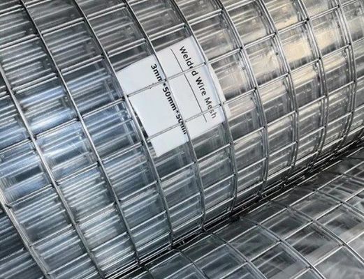 Συγκολλημένο συρμάτινο πλέγμα με τετράγωνες οπές με επίστρωση PVC με μεγέθη οπών 1/4'', 3/8'' και 3/4'' για κλουβιά ασφαλείας και περιφράξεις ζώων