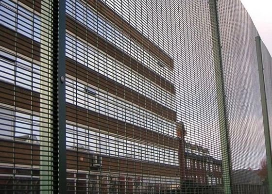 8# 358 αντι αναρριχούνται στο πλέγμα καλωδίων 13x75mm γαλβανισμένη τρύπα αντίσταση σκουριάς φύλλων πλέγματος συγκόλλησης