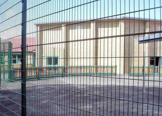 Ενωμένες στενά επιτροπές πλέγματος καλωδίων υψηλής ασφαλείας ανοξείδωτο για την αντι γήρανση περίφραξης 2.7m